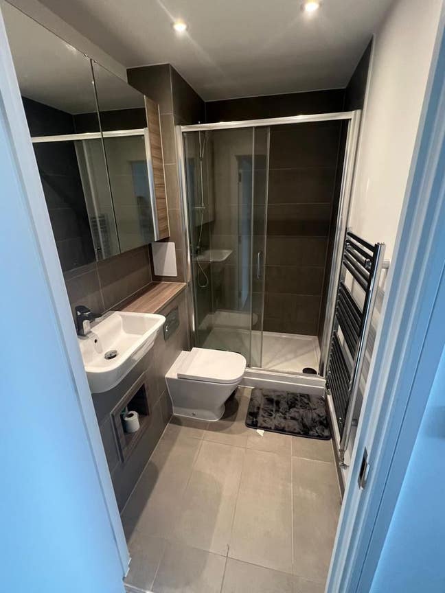 Ensuite Master Bedroom for rent  Main Photo