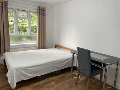 Clean Double room + All Bills + Excellent Location Main Photo