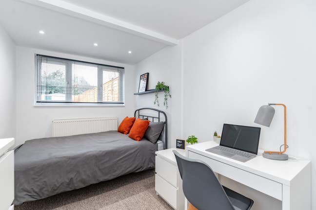 Great Double Room in Fantastic Houseshare! Main Photo