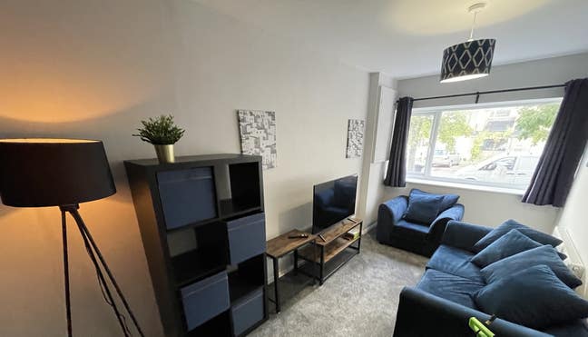 BS16 Student Digs -  Double Rooms  INC BILLS! Main Photo