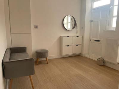 Ensuite St John’s Wood Main Photo