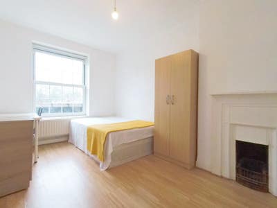 Cozy and lovely 4 bed flat, 7 min elephant castle  Main Photo