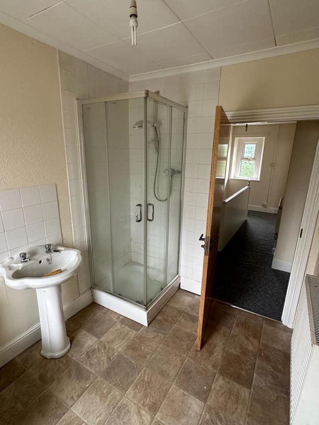 Rooms ready to move in now! Main Photo