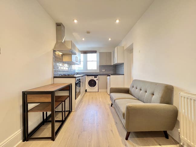 Cosy & Modern 1 Bed Flat @ Brixton Hill Main Photo
