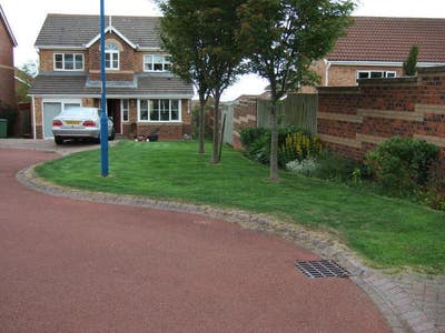 Exec Home. Private Bathroom. Easy Commuter Links. Main Photo
