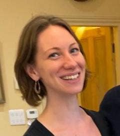 38 year old Female seeks a single or double room Main Photo