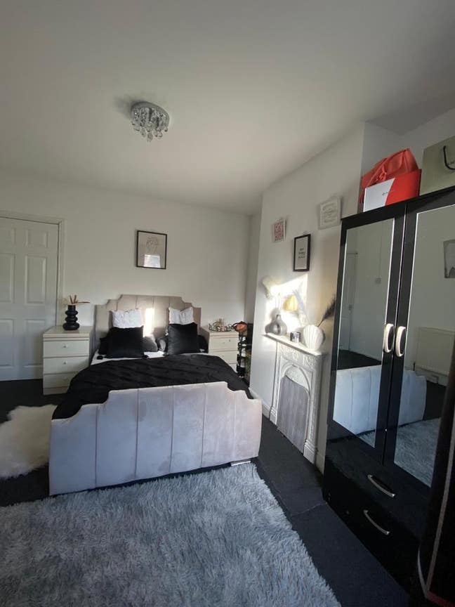 Double bedroom fully furnished bills inclusive  Main Photo