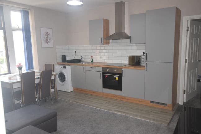 Apartment to Let in BD9 Main Photo