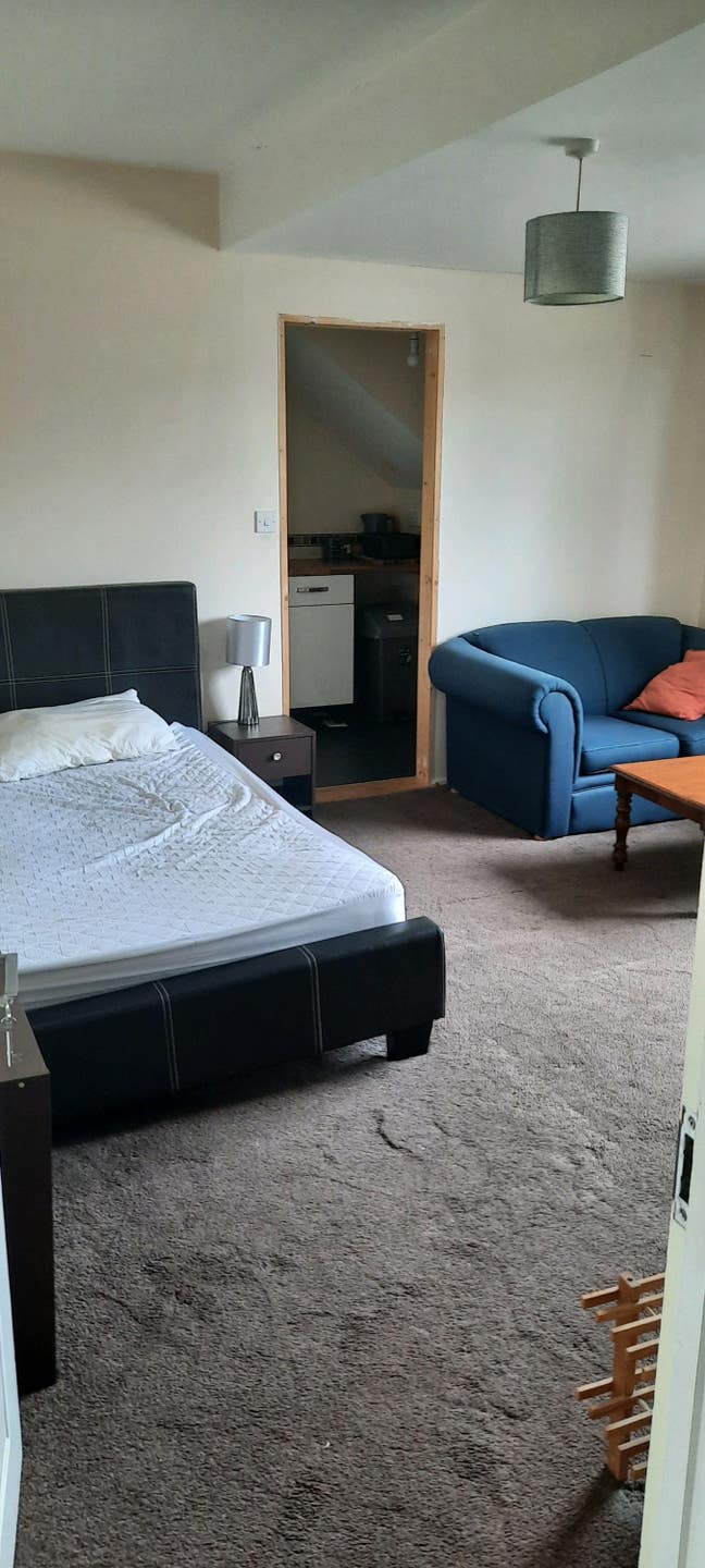 Double bed sitting room with ensuite Main Photo