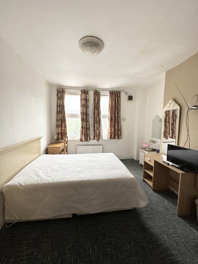 &pound;900: large room to rent  Main Photo