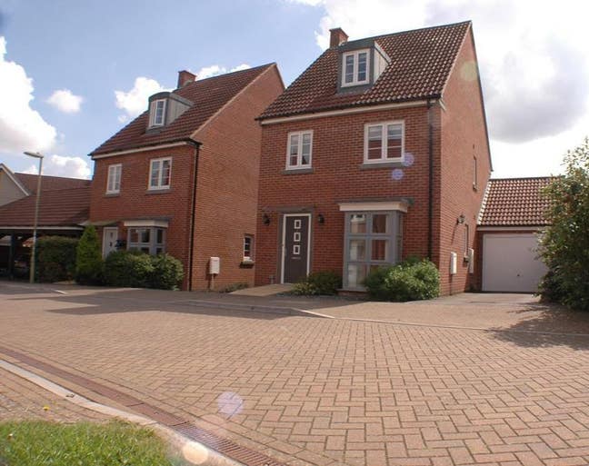 One double room to rent Main Photo