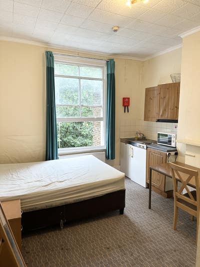 Olympia Studio Flat for Rent for £1250 Main Photo