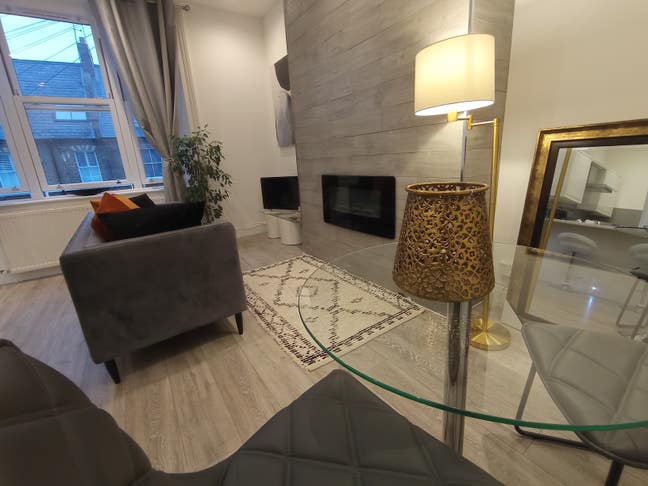 Short let -Stunning 1 bedroom flat in town Windsor Main Photo