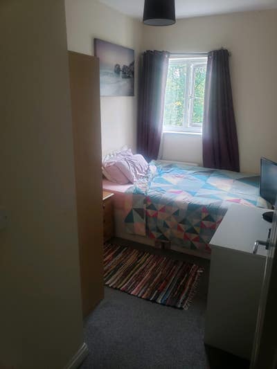 Double room in quiet building Main Photo