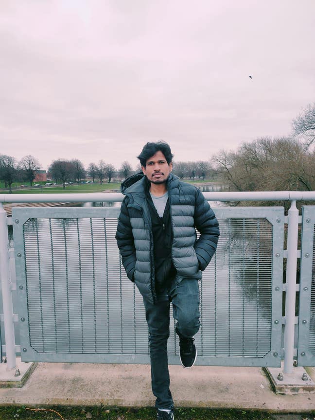 I am a professional male aged 33. I am look... Main Photo