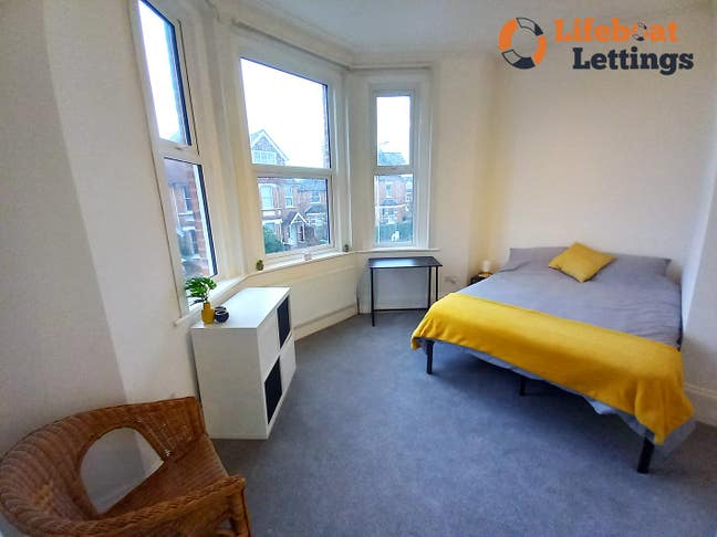 Furnished Double with All Bills inc Main Photo