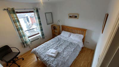 Double bedroom in a spacious,sunny, beautiful flat Main Photo