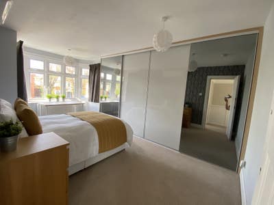 Stunning House with off Road Parking Main Photo