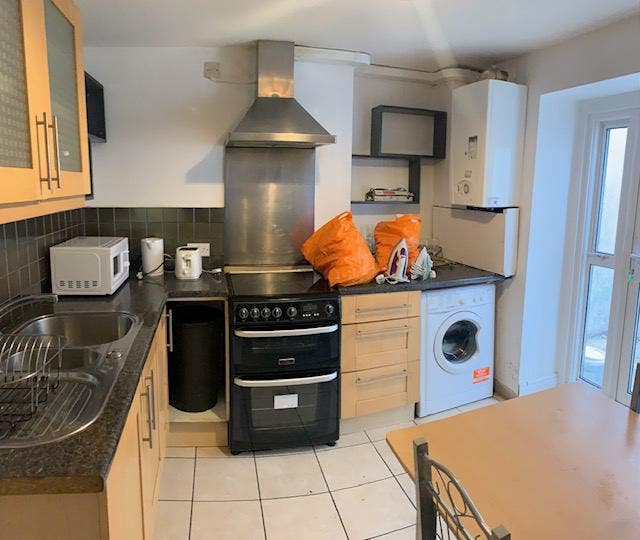 Whitechapel, E1, Lovely 5 Bedroom Apartment Main Photo