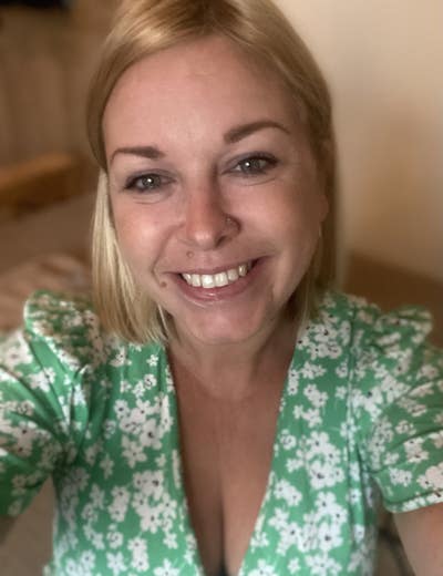 Single female looking for a studio/ annex   Main Photo