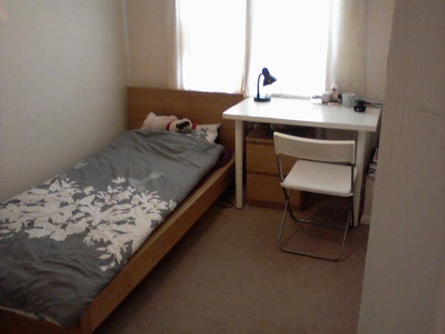 Clean and Tidy Top Floor Single Room Main Photo