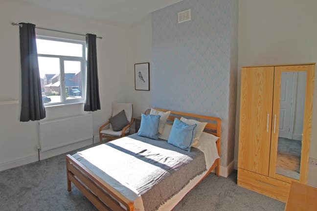 En Suite room next to Hospital Main Photo