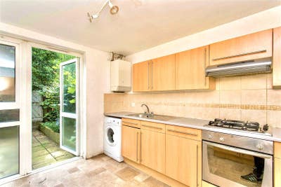 3-Bedroom Property with Garden on N7! Main Photo