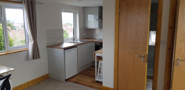 Loft studio flat - ensuite with kitchenette Main Photo