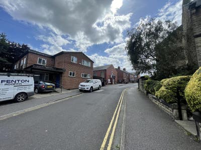 En suite rooms &pound;100 pwk private parking  Main Photo