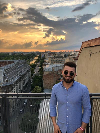 Young professional looking for a room :) Main Photo