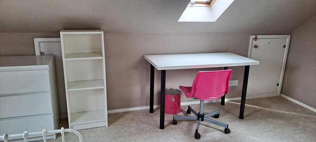 A friendly family is looking for a house mate  Main Photo