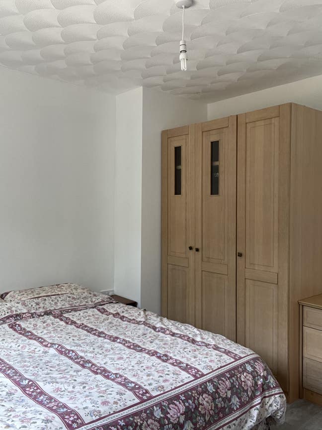 Newly renovated double room, own shower & toilet. Main Photo