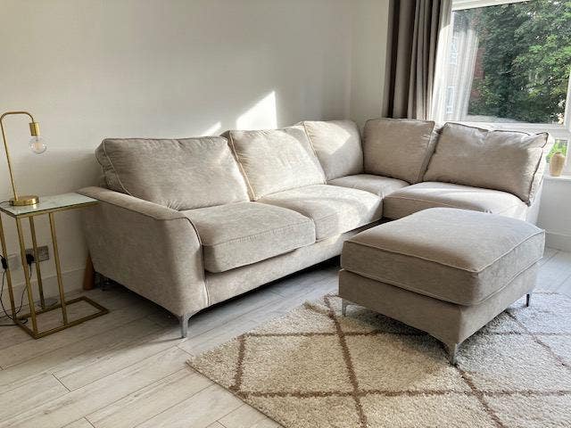 Beautiful large 1 bed furnished flat Main Photo
