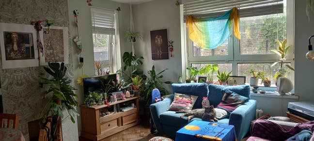 Lovely and bright double room in cutty sark!! Main Photo