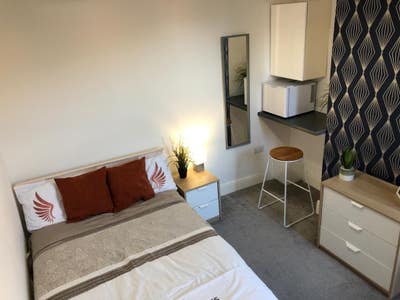 Garden view in Abington Smart & Contemporary home  Main Photo