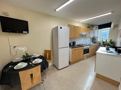 🎉 City Centre Room - All Bills Included! 🎉 Main Photo
