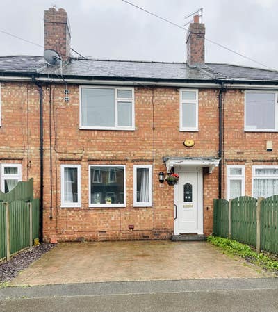 Furnished 3 bed house central Beverley Main Photo