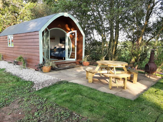 Secluded rural location, 1 double bed detached pod Main Photo