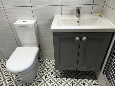 Renovated shared-house, mins to public transport Main Photo