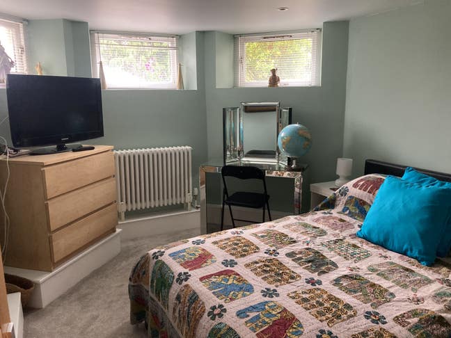 Short term - Furnished Room in Lovely Location Main Photo