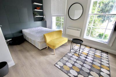 Studio Flat on Tollington Road (R2) Main Photo