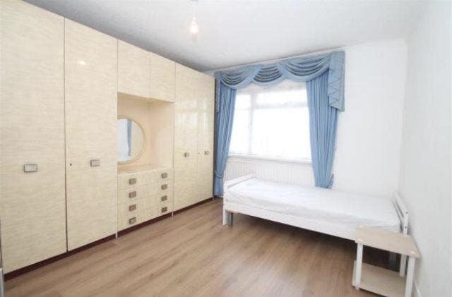 Beautiful Double Bedroom N18 (ALL Bills Inc) Main Photo