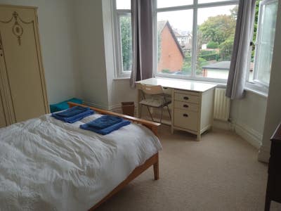 Very large double bedroom to rent near sea Main Photo
