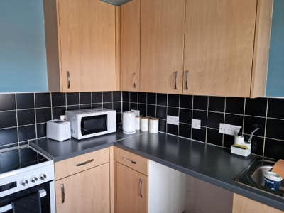 Modern double bedroom available bills inc Main Photo