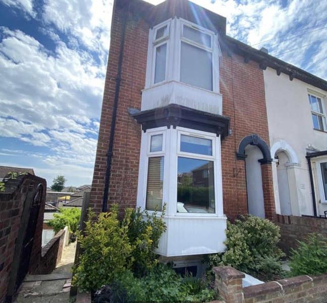 Double room in inner avenue  Main Photo