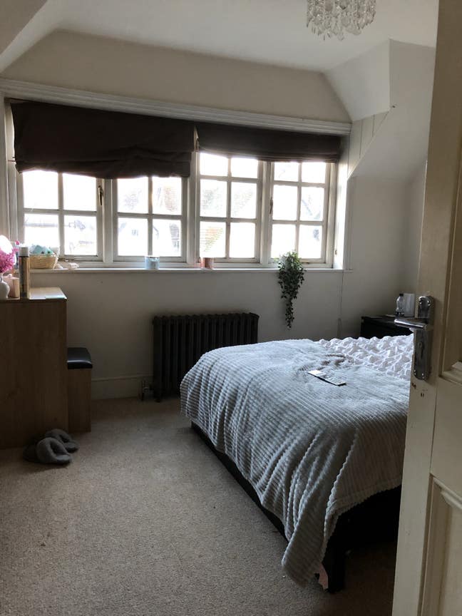 Large double room for rent Main Photo