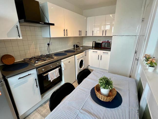 *Inc All Bills Abbey Road NW8 3 Bedrooms Balcony* Main Photo