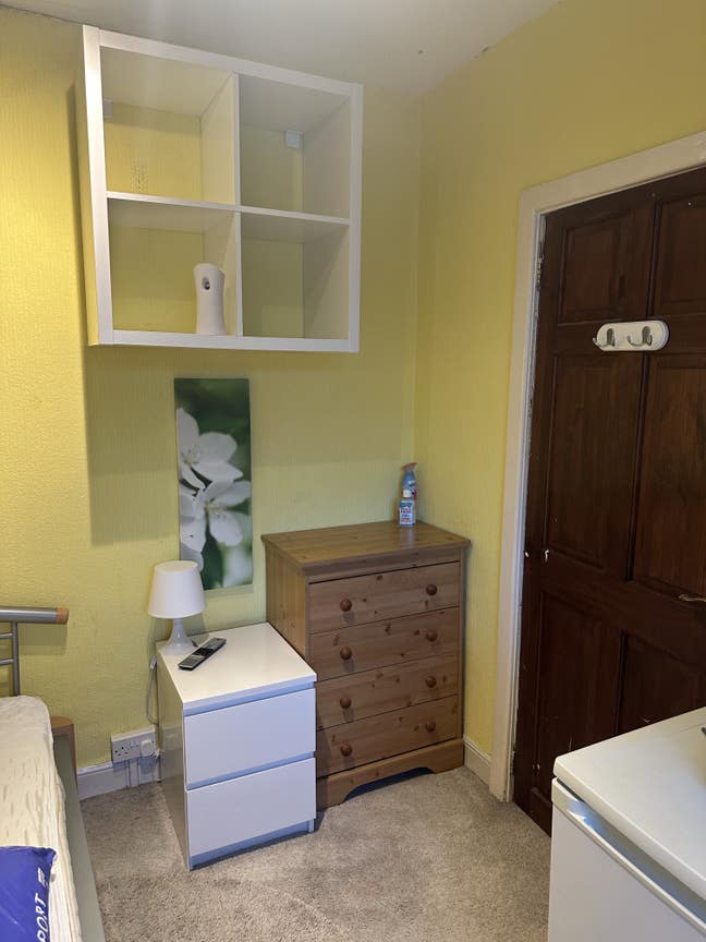 Small cozy room   Aberdare.  Main Photo