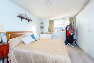 2 Double Rooms in Family Home – &pound;650 / &pound;800 Main Photo