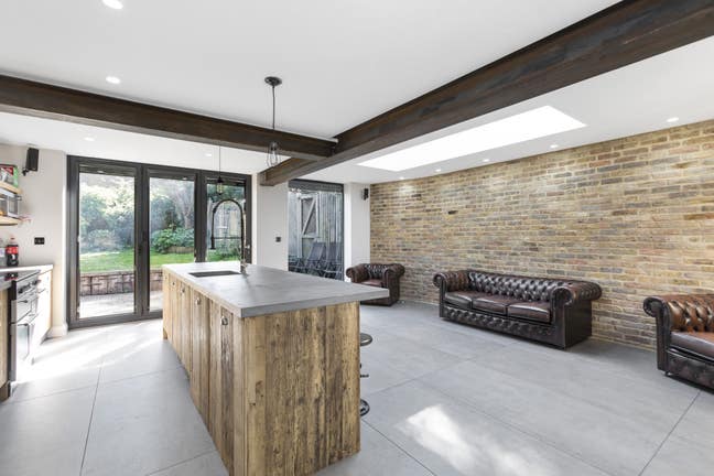  Double size room in Mixed Wandsworth House  Main Photo